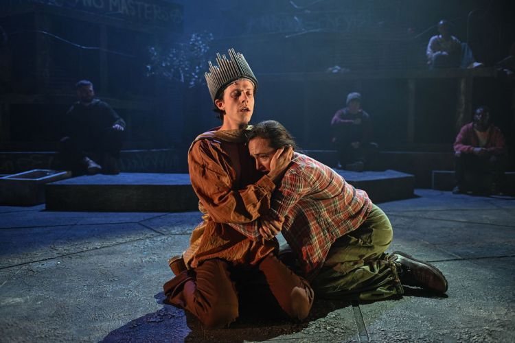 Willy Ramnek Petri and Nora Knop in an embrace